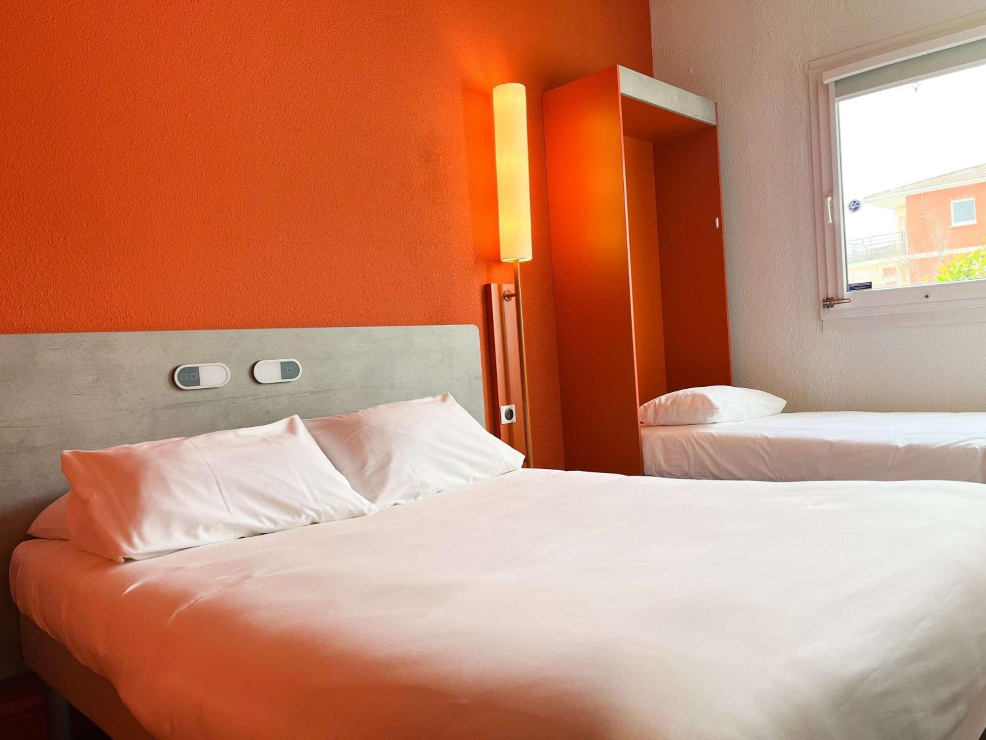 Ibis Budget Saint Christol Les Ales Exterior photo
